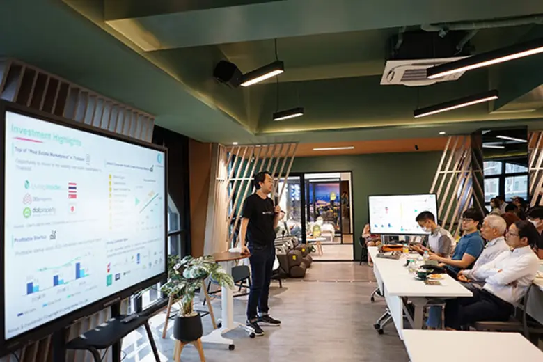 บริษัท Living Insider เป็นบริษัท Real Est...