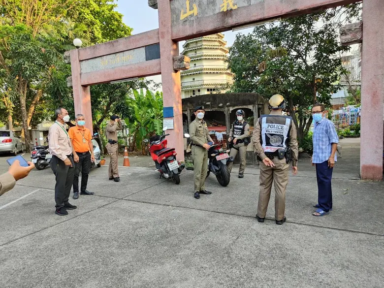 นายชาติชาย กุละนำพล ผู้อำนวยการเขตสาทร กท...