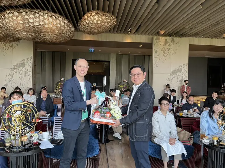 นายวีรวัฒน์ องค์วาสิฏฐ์ ประธานเจ้าหน้าที่...