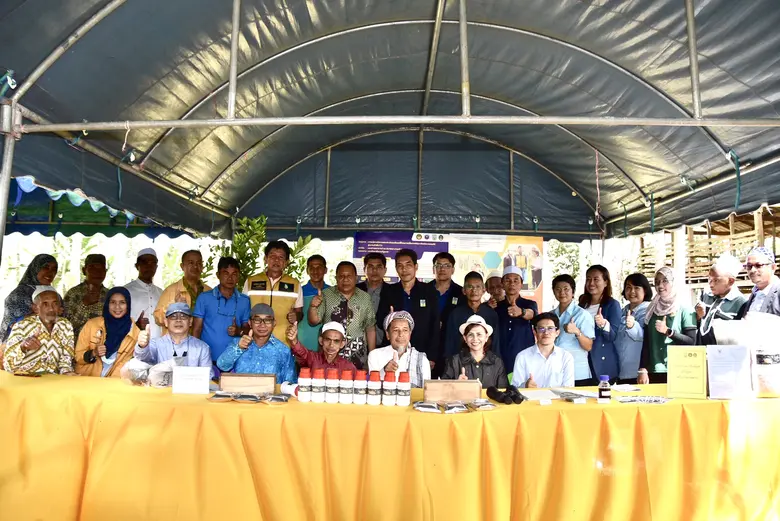 วช. นำนวัตกรรมชีวภัณฑ์แบบสารละลายและแบบเม็ด ผลผลิตจากงานวิจัย ช่วยแก้ปัญหาโรคใบร่วงชนิดใหม่ในยางพาราพืชเศรษฐกิจหลักภาคใต้