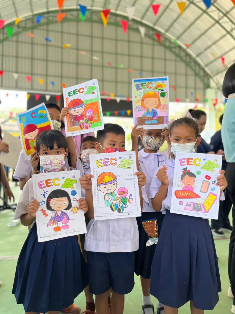 อีอีซี โรดโชว์ "EEC มีฝัน" รวมพลัง หน่วยงานการศึกษา ท้องถิ่น เอกชน ปันความสุข ปลุกพลังคนรุ่นใหม่ในพื้นที่อีอีซี สำนึกรักบ้านเกิด พร้อมสร้างชุมชนเข้มแข็ง