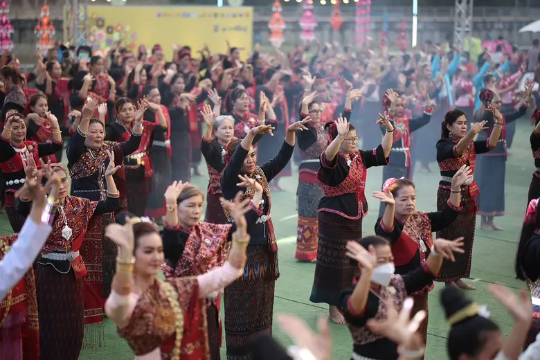 เปิดเรื่องราววิถีชุมชน สะท้อนวัฒนธรรมสร้างสรรค์ของชาวกาฬสินธุ์ ผ่านมหกรรมฟื้นใจเมือง "ภูมิถิ่น แก่งสำโรง โค้งสงเปลือย"