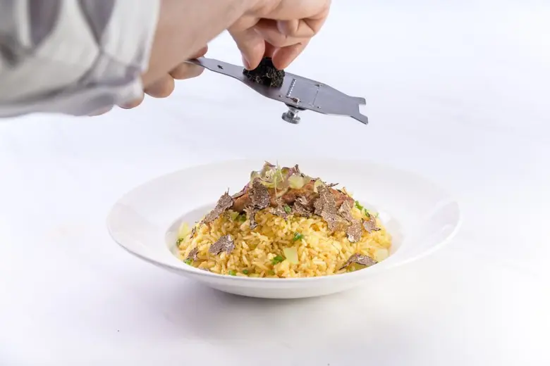 ห้องอาหารจีน แชงพาเลซ โรงแรมแชงกรี-ลา กรุงเทพฯ เปิดตัวเมนูอะลาคาร์ทใหม่ที่รังสรรค์อย่างตั้งใจ โดยหัวหน้าพ่อครัวใหญ่ครัวจีนคนใหม่ เอ็กเซ็คคิวทีฟ ไชนิส เชฟ ตัน กวางอิ๊ก