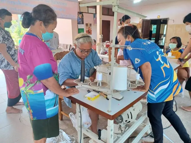 รมว.สุชาติ เร่งปูพรมพัฒนาทักษะผู้มีบัตรคนจนทั่วประเทศ ฝึกจบมอบเครื่องมือทำกินส่งเสริมการประกอบอาชีพอิสระ