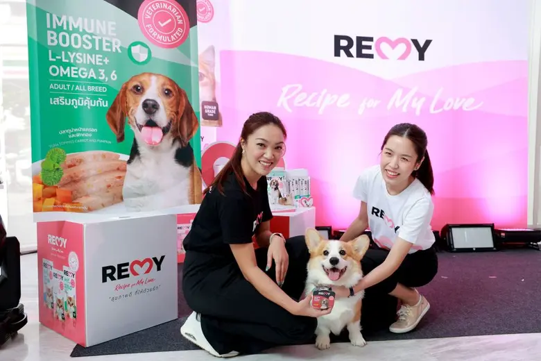 กลุ่มบริษัทพัทยาฟู้ด (PFG) ผนึก รพ.สัตว์ทองหล่อ เขย่าวงการอาหารสัตว์เลี้ยง เปิดตัวแบรนด์ "เรมี่ (Remy)" อาหารสัตว์เลี้ยงเพื่อสุขภาพ