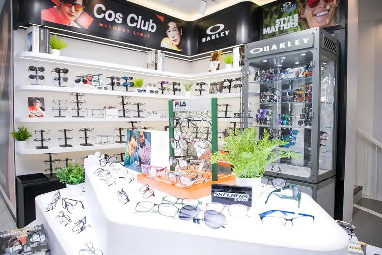 "แว่นท็อปเจริญ" เปิดตัว แฟล็กชิปสโตร์ หาดใหญ่ นำเสนอมิติใหม่ของศูนย์รวมแว่นตาและบริการด้านสายตาครบวงจรแห่งแรกในภาคใต้