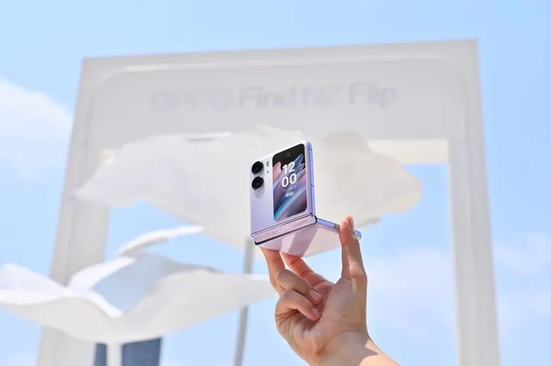 ออปโป้ยึดพื้นที่ ส่ง "ญาญ่า-อุรัสยา" ขึ้น จอ 3D ใจกลางเมือง อวดโฉม "OPPO Find N2 Flip" สมาร์ตโฟนจอพับที่ดีกว่าจากออปโป้