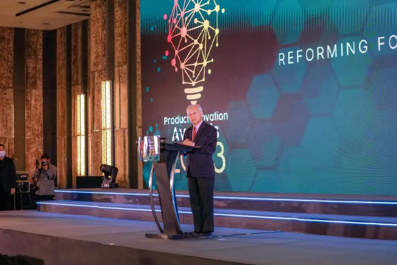 นิตยสาร Business+ ในเครือ บริษัท เออาร์ไอ...