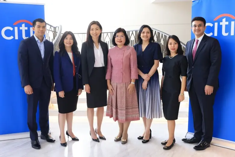 นางสาวนฤมล จิวังกูร รองกรรมการผู้จัดการให...