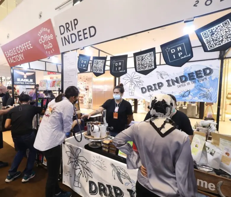 กลับมาอีกครั้งกับงานกาแฟที่ยิ่งใหญ่ที่สุดหลังจากได้รับการตอบรับอย่างดีที่เซ็นทรัลเวิลด์ ครั้งนี้ยกทัพส่งตรงจันทบุรีครั้งแรกที่ภาคตะวันออก