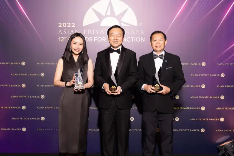 ดร.ยรรยง ไทยเจริญ (กลาง) รองผู้จัดการใหญ่...