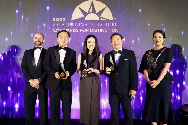 SCB WEALTH ผงาดบนเวทีระดับโลกคว้า 3 รางวัลสุดยิ่งใหญ่แห่งปี ยอดเยี่ยมที่สุดด้าน Digital Wealth - CIO และ DPM ตอกย้ำความเป็นผู้นำธุรกิจบริหารความมั่งคั่ง