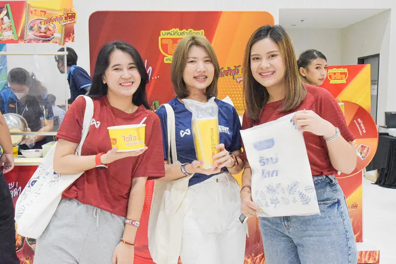 เมื่อกระแสความฮอตของนักร้องนิสัยดีอย่างพ่...