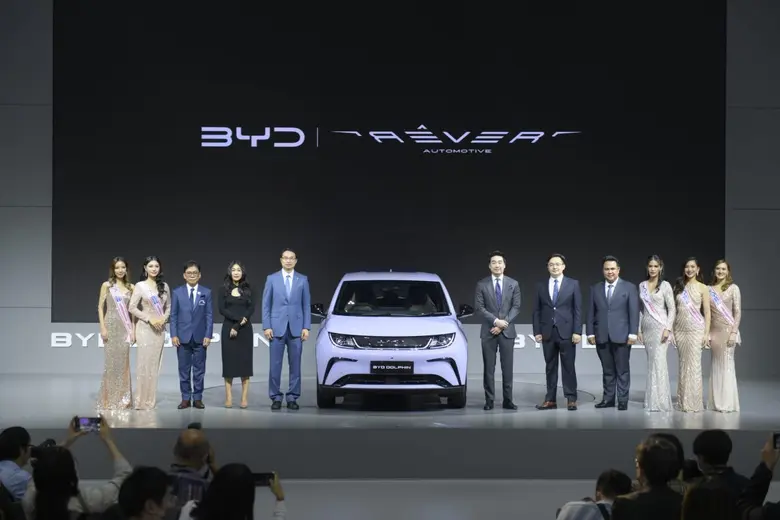 BYD แรงไม่หยุด! เปิดตัว DOLPHIN EV พวงมาล...
