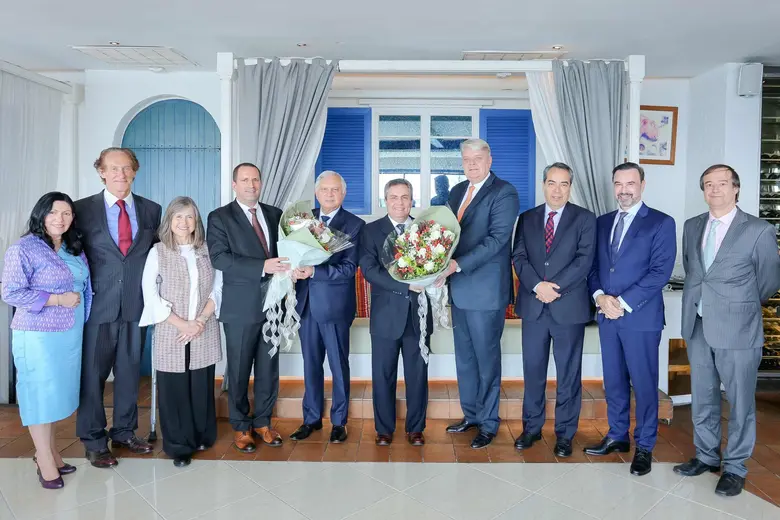 ฯพณฯ อันนา มาเรีย ปริเอโต้ อาบัด (ที่ 3 จ...