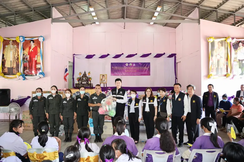 'ปลัดแรงงาน' นำทีมลงพื้นที่ฉะเชิงเทรา เยี่ยมการฝึกอาชีพ - ออกหน่วยบริการแรงงานชุมชนตชด.