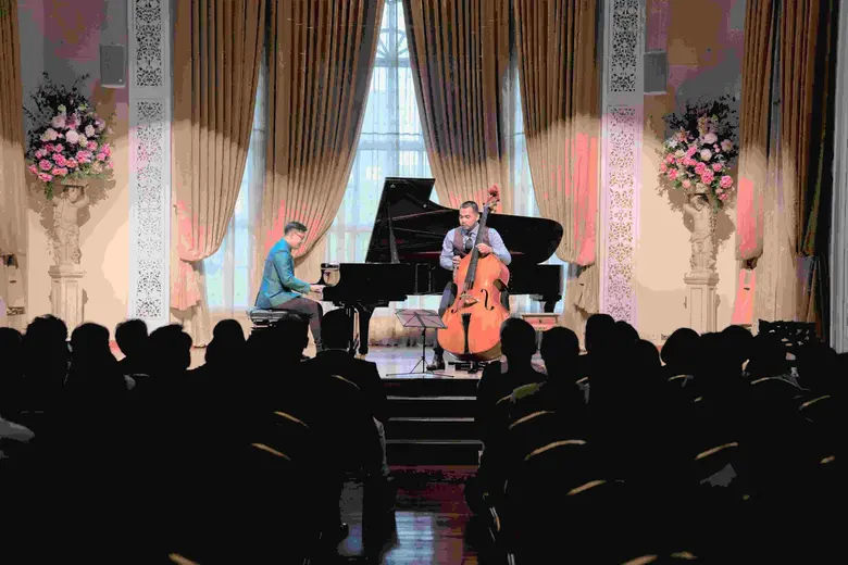 คอนเสิร์ตการกุศล 'Siam Romance' เพื่อการศึกษาของนักเรียนไทยที่ขาดแคลน