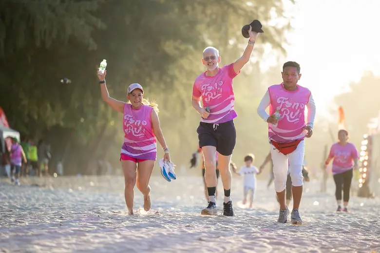 สมิหลา อบอวลด้วยความรัก คึกคักด้วยทัพนักวิ่งที่มีหัวใจแห่งการ "ให้" กว่า 1,800 คน วิ่ง HaadThip Fan Run #3