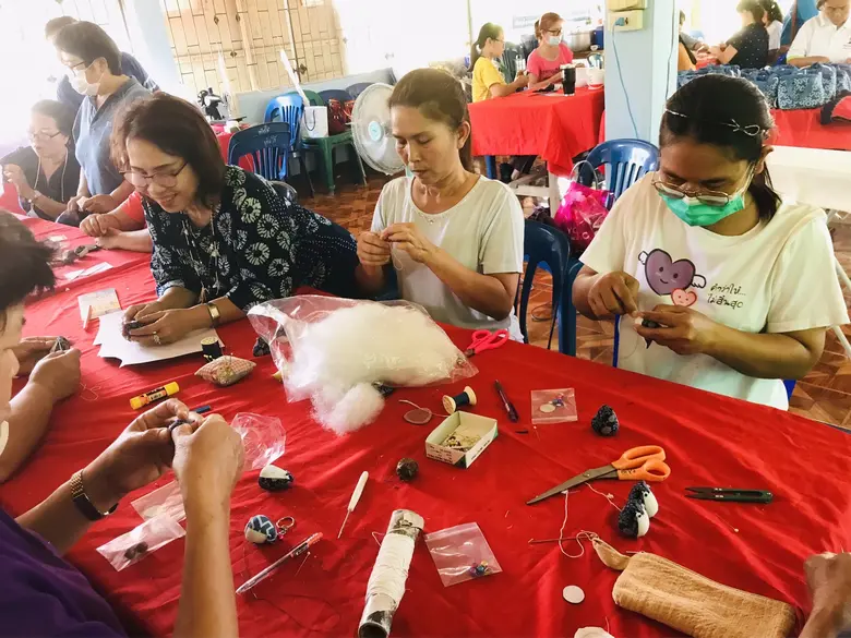 สนพ.แพร่ ปิดการฝึกอบรมกิจกรรมพัฒนาฝีมือแรงงานสตรีเพื่อยกระดับศักยภาพวัยแรงงาน