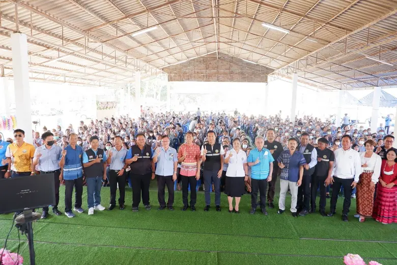 บริษัท พีพีพี กรีน คอมเพล็กซ์ จำกัด (มหาช...