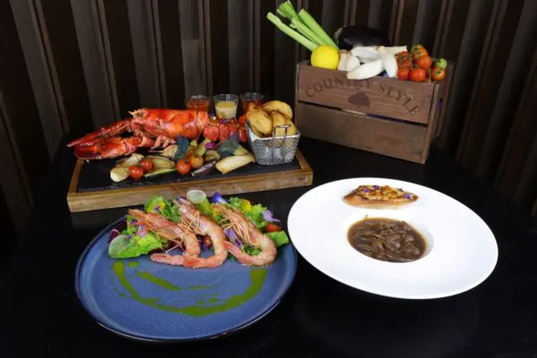 สัมผัสรสชาติอาหารจากฝั่งทะเลตอนใต้ที่ห้อง...