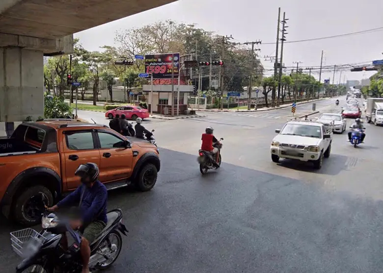 กทม.ประสานหน่วยงานที่เกี่ยวข้องเร่งติดตั้งไฟส่องสว่างถนนกำแพงเพชร 6 พร้อมปรับสัญญาณไฟจราจรแยกถนนเทอดดำริ