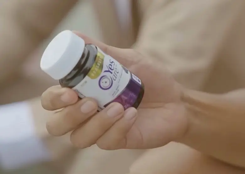 ยุ้ย จีรนันท์ มะโนแจ่ม จับมือ Yes Care Real Elixir ออกแคมเปญ "ตาสว่างกับ Yes Care" ช่วยเหลือผู้มีปัญหาด้านการมองเห็นแต่ขาดทุนทรัพย์