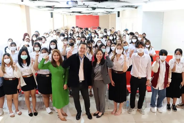 ผู้ช่วยศาสตราจารย์ ดร.สุธินี มงคล หัวหน้า...