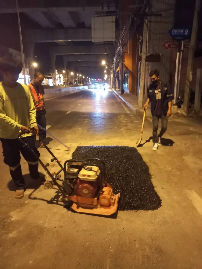 นายธวัชชัย นภาศักดิ์ศรี ผู้อำนวยการสำนักก...