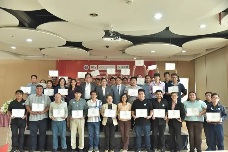 ผศ.ดร.ธนา สุขวารี คณบดีคณะเทคโนโลยีสารสนเทศ มหาวิทย...