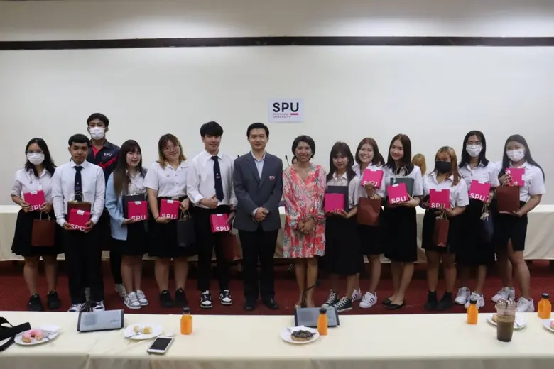 ผศ.ดร.ไพบูลย์ สุขวิจิตร บาร์ คณบดีคณะศิลป...