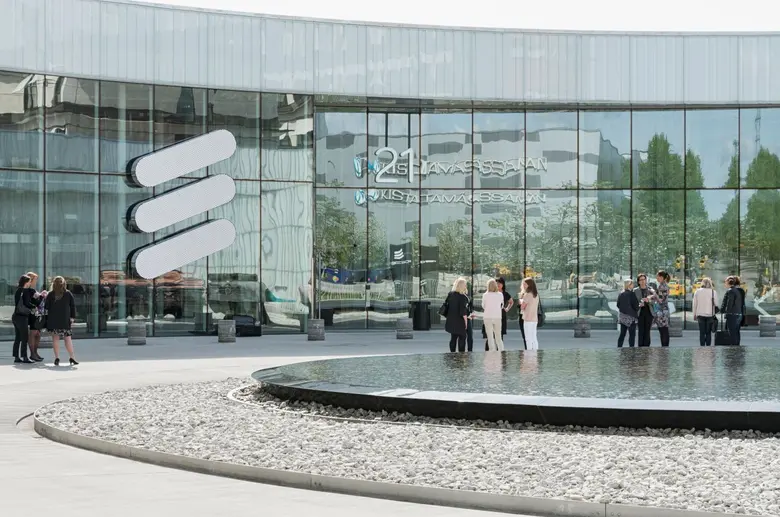 อีริคสันได้รับเลือกให้เป็นผู้นำด้านความยั...