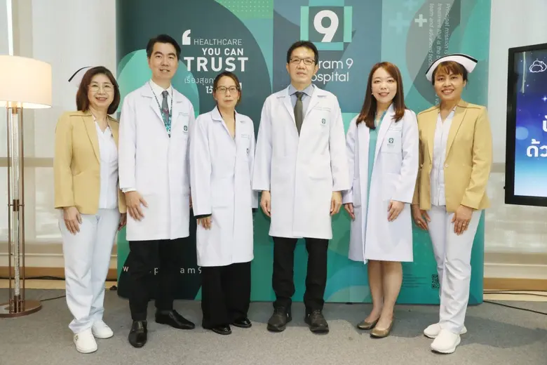 นายแพทย์วิทยา วันเพ็ญ(ที่2ซ้าย) ผู้ช่วยผู...