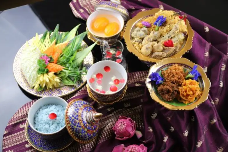 ห้องอาหารสวนบัวเปิดตัว สำรับดับร้อนตำรับช...