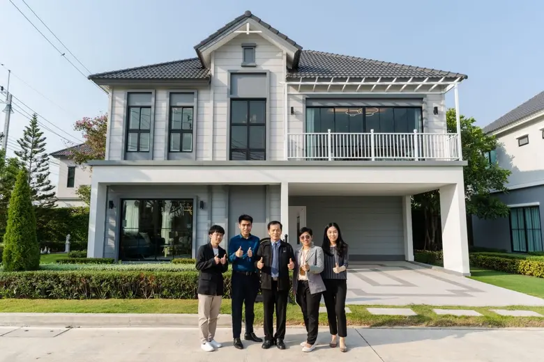 นายรณฤทธิ์ ฐิติสุริยารักษ์ (กลาง) กรรมการ...