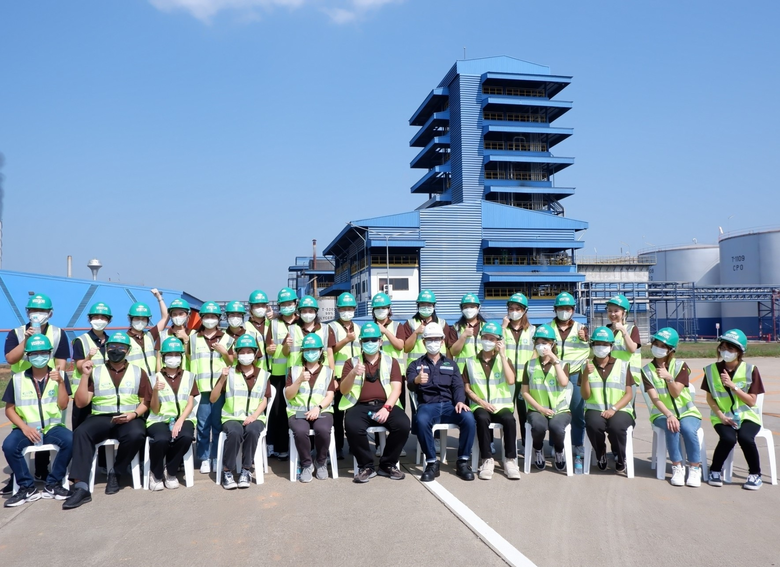 นายเขมภพ คชเสนี (แถวนั่ง คนที่ 6 จากขวา) ...