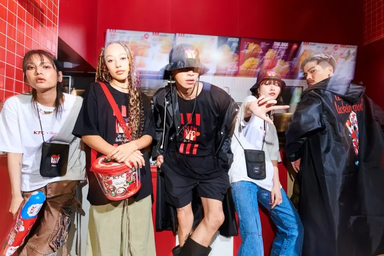 สงกรานต์นี้มีเฮ! สาดให้สุด ด้วยบักเก็ตลิมิเต็ด KFC x TIKKYWOW สาดความสนุกต้อนรับปีใหม่ไทย