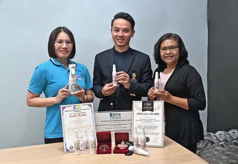 "สเปรย์สมุนไพรกำจัดไรฝุ่น" และ "สเปรย์น้ำหอมจากสารสกัดเปลือกมังคุด" สองนวัตกรรมนาโนจากสัตวแพทย์ จุฬาฯ ลดอาการแพ้ แก้ปัญหากลิ่นให้สัตว์เลี้ยงแสนรัก