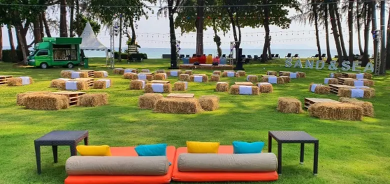 ฉลองวันสงกรานต์ปีใหม่ไทยที่โรงแรมดุสิตธาน...