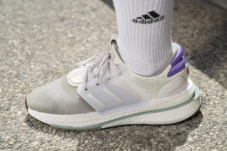 อาดิดาส สปอร์ตส์แวร์ เผยโฉม X_PLRBOOST สนีกเกอร์โมเดลใหม่ที่รังสรรค์มาเพื่อร่วมเดินทางสำรวจเส้นทางแห่งความเป็นไปได้ในทุกวัน