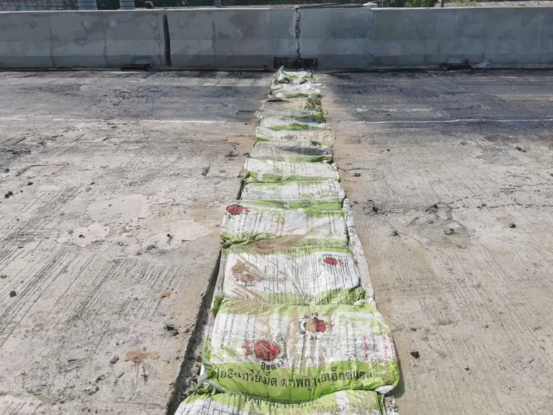 กทม.แจ้งผู้รับจ้างหยุดก่อสร้างพร้อมแก้ไขจุดรั่วซึมบนสะพานยกระดับข้ามแยก ณ ระนอง