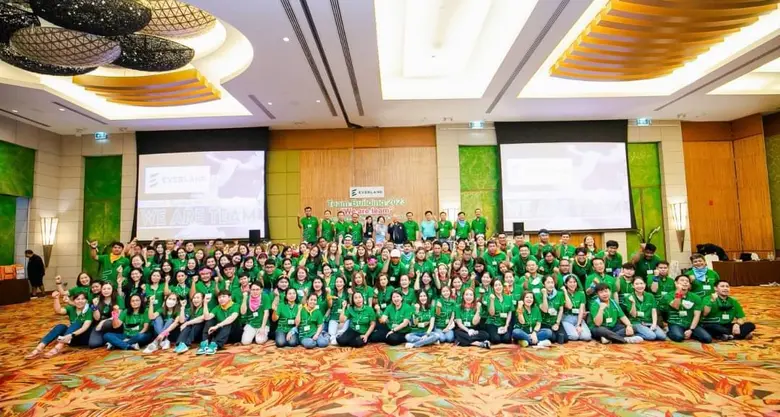 ปรบมมือรัวๆ ให้กับ CEO สวิจักร์ โลจายะ คณ...