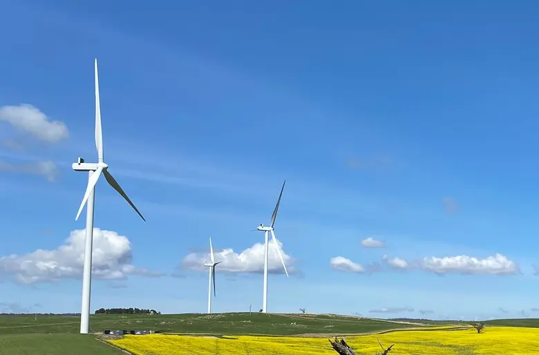 ราช กรุ๊ป ประสบความสำเร็จจัดหาเงินกู้สีเข...