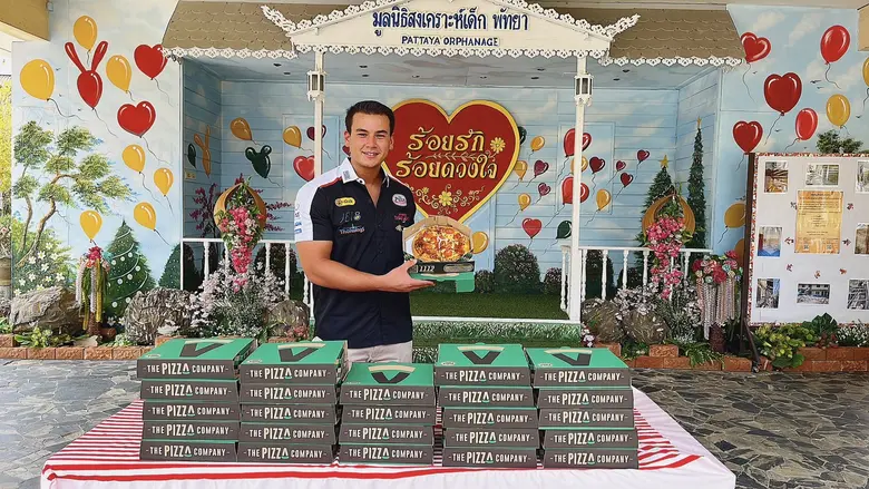 แซนดี้ เคราแก้ว สตูวิค นักแข่งรถไทยดีกรีแ...