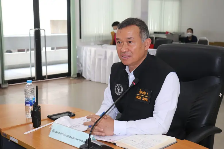 นายธีรยุทธ ภูมิภักดิ์ ผู้อำนวยการสำนักป้อ...