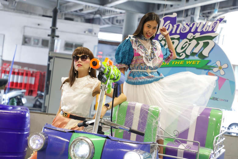 ต้อนรับเทศกาลปีใหม่ไทย 4 ศูนย์การค้าในเคร...