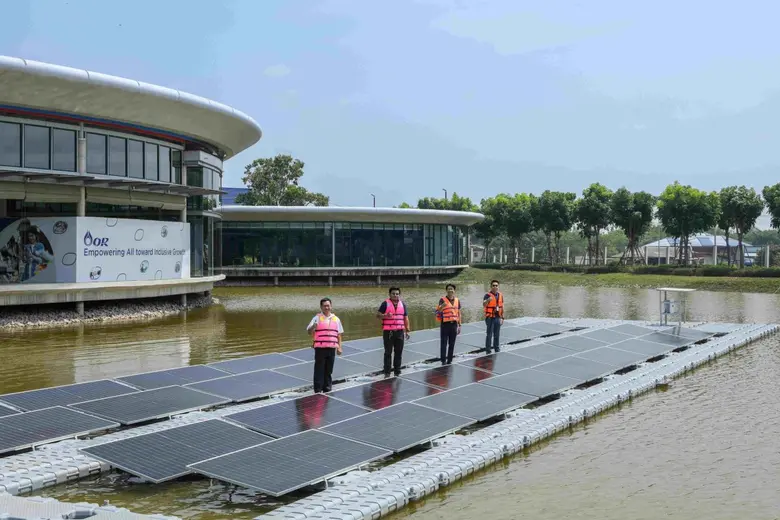 นายนพพร พรวาณิชเจริญ ผู้จัดการฝ่ายตลาดเอน...