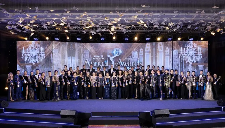 อลิอันซ์ อยุธยา จัดพิธีมอบรางวัลคุณวุฒิยอดเยี่ยมประจำปี 2565 สุดยิ่งใหญ่ ภายใต้แนวคิด "jour d' honneur วันแห่งเกียรติยศ"