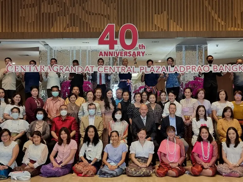 เซ็นทาราแกรนด์ เซ็นทรัลพลาซา ลาดพร้าว ทำบุญครบรอบ 40 ปี