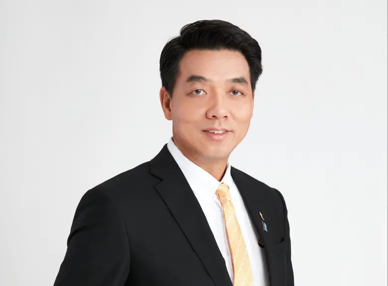 บมจ. พีลาทัส มารีน ผู้ให้บริการธุรกิจขนส่...